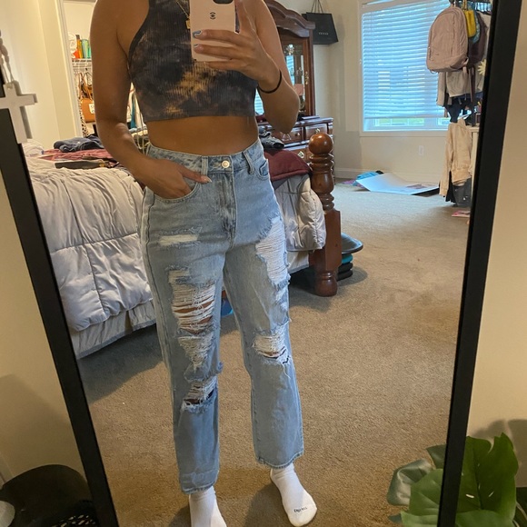 Urban Outfitters Denim - Ripped straight leg Jeans
